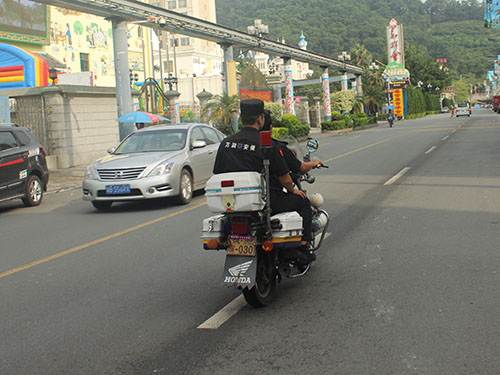  工业区治安巡逻