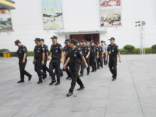 万润队伍巡逻